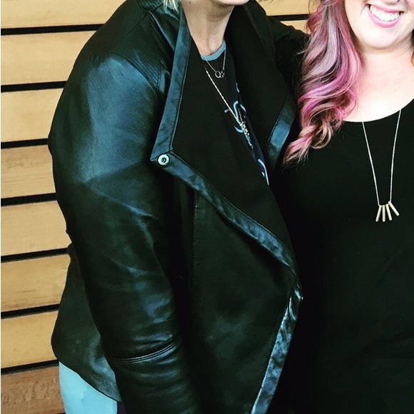 🛍️Black Buttery Soft Leather Asymmetric Zip Jacket L - Picture 3 of 8